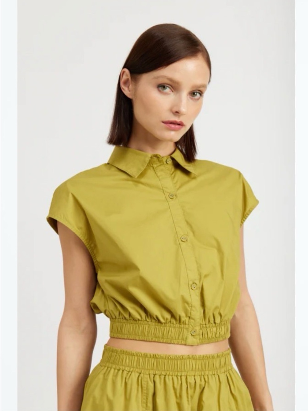 En Saison Olive Button-Front Cropped Shirt